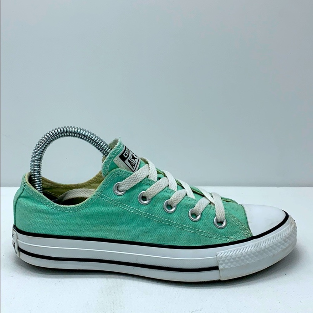 Women’s canvas Converse mint low tops